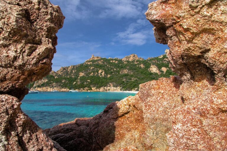 Lire la suite à propos de l’article Le Grand Tour de Corse // 10 au 16 juin 2025 = 1289€
